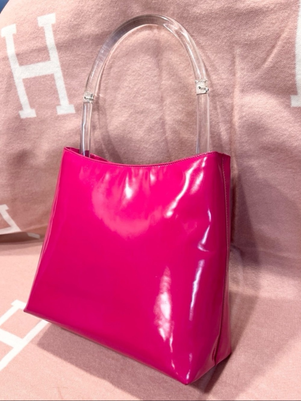 PRADA⭐️Hot Pink patent leather Bag/lucite Handles! Offers are welcome. - Picture 9 of 13